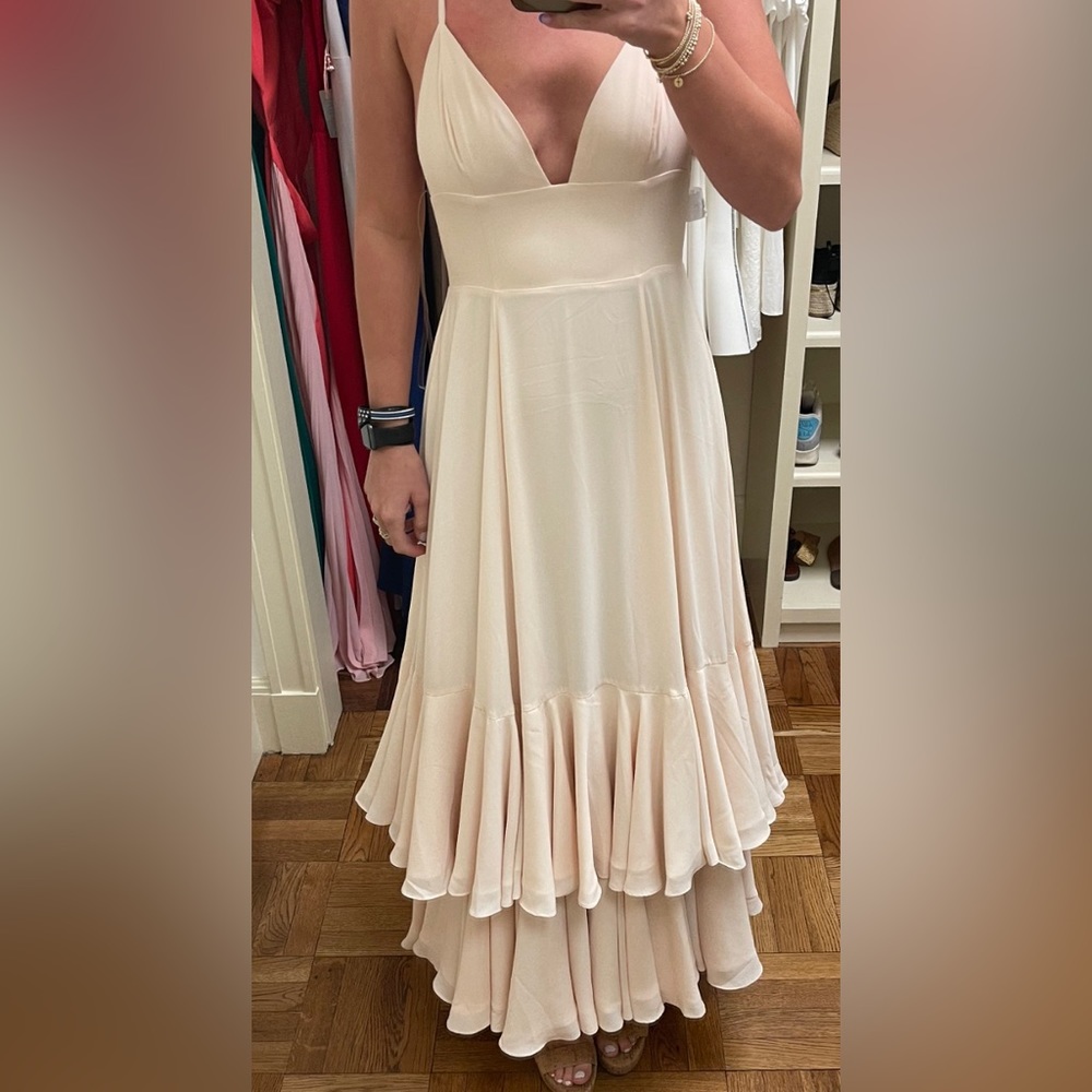 Fame & Partners Size 6 Gown